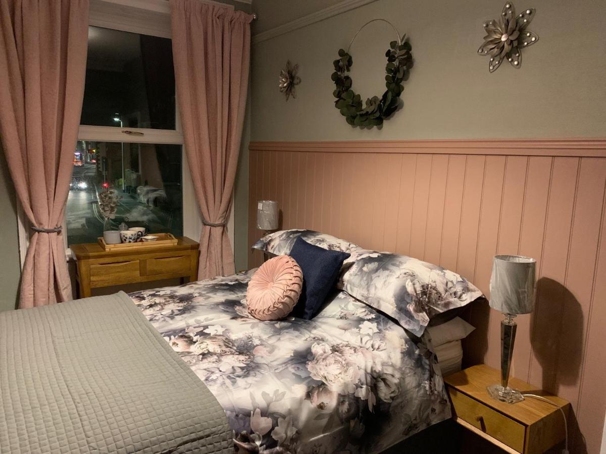 Cornerhouse Guesthouse 펜리스 외부 사진
