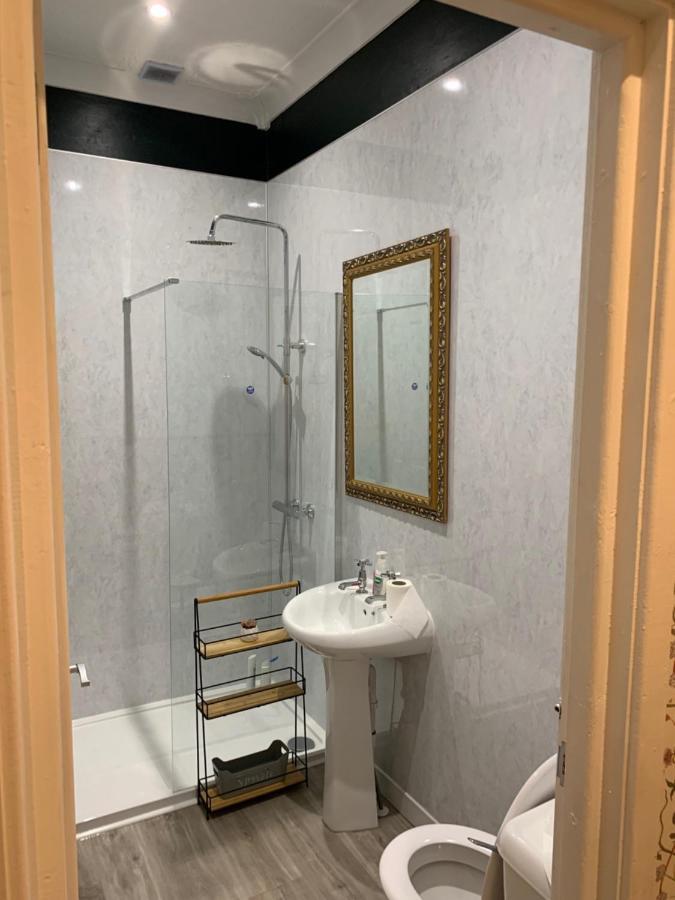 Cornerhouse Guesthouse 펜리스 외부 사진