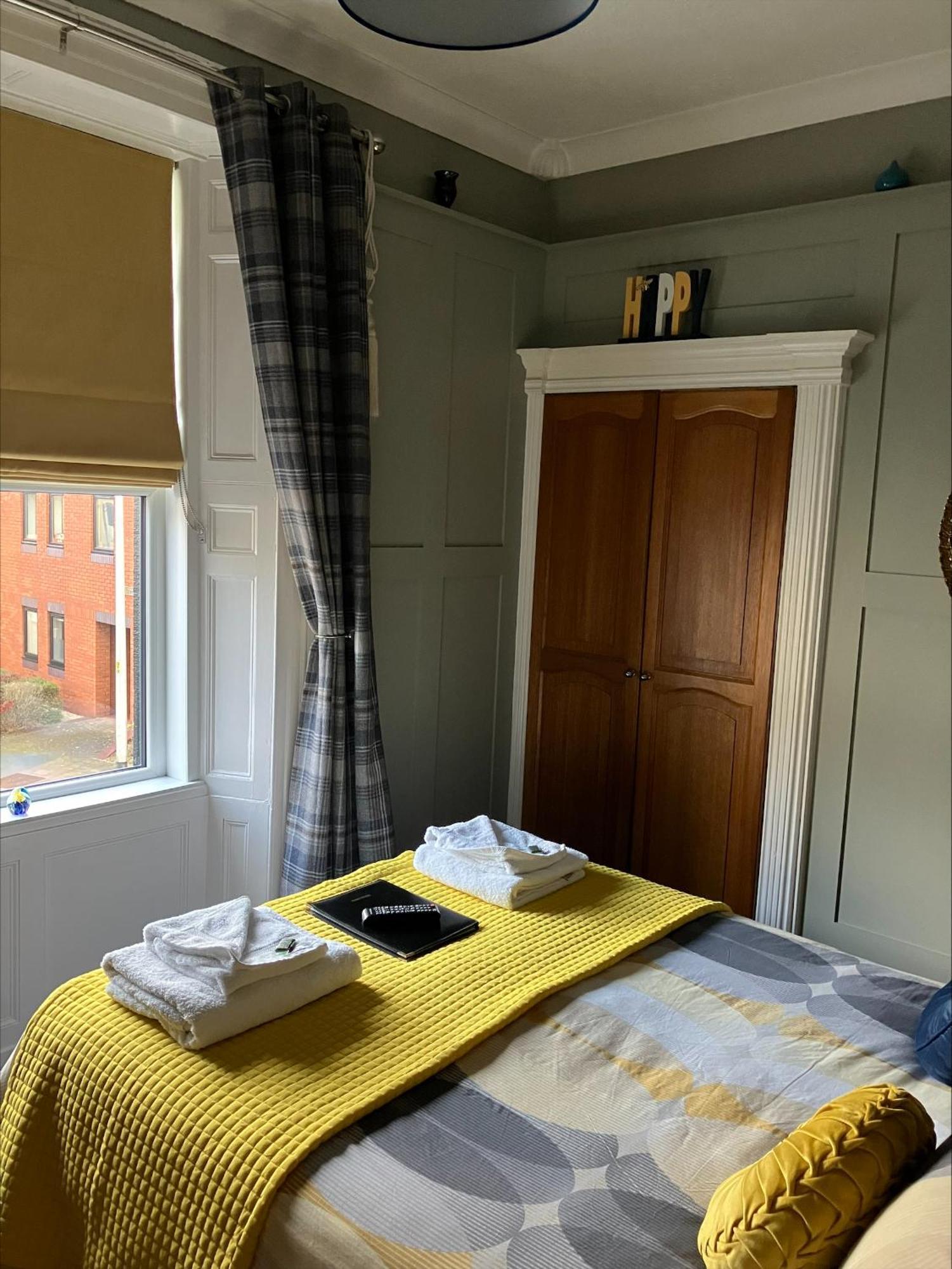Cornerhouse Guesthouse 펜리스 외부 사진